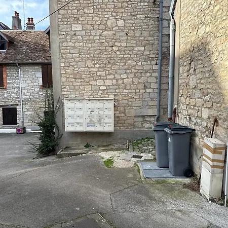Zelda Besancon